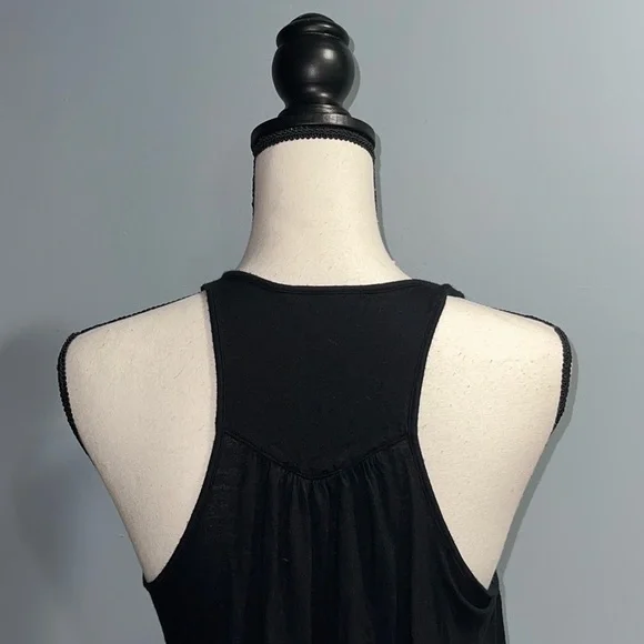 *Roxy- Black and gold tank top - Picture 4 of 6